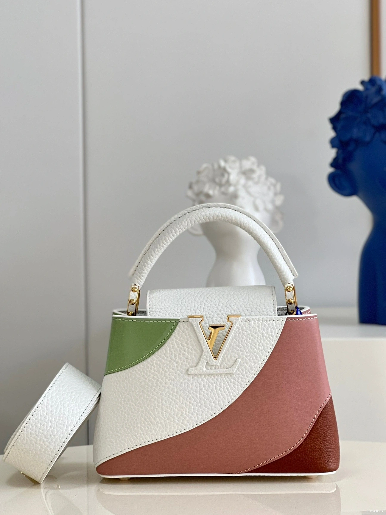 LOUIS MINI CAPUCINES VUITTON 0125